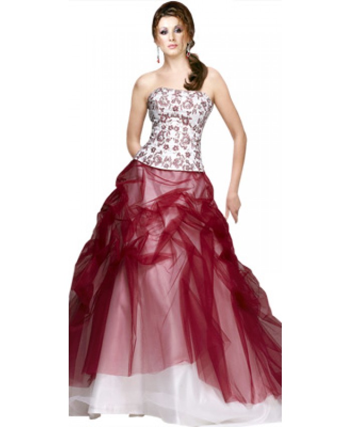 Fascinating Full skirted Strapless Gown